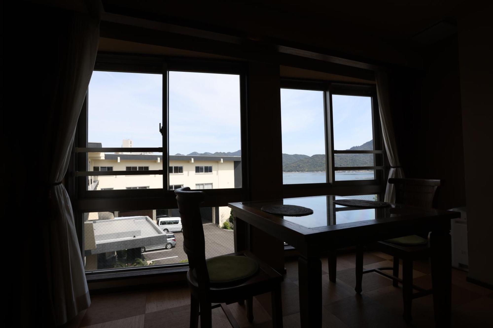 Miyahama Grand Hotel Hatsukaichi Exteriör bild