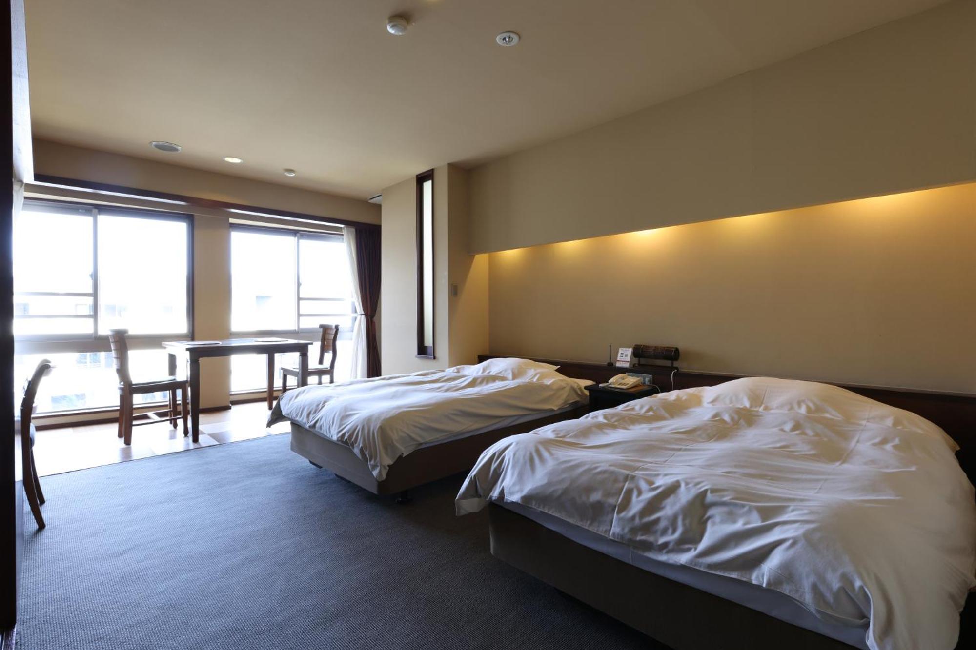 Miyahama Grand Hotel Hatsukaichi Exteriör bild