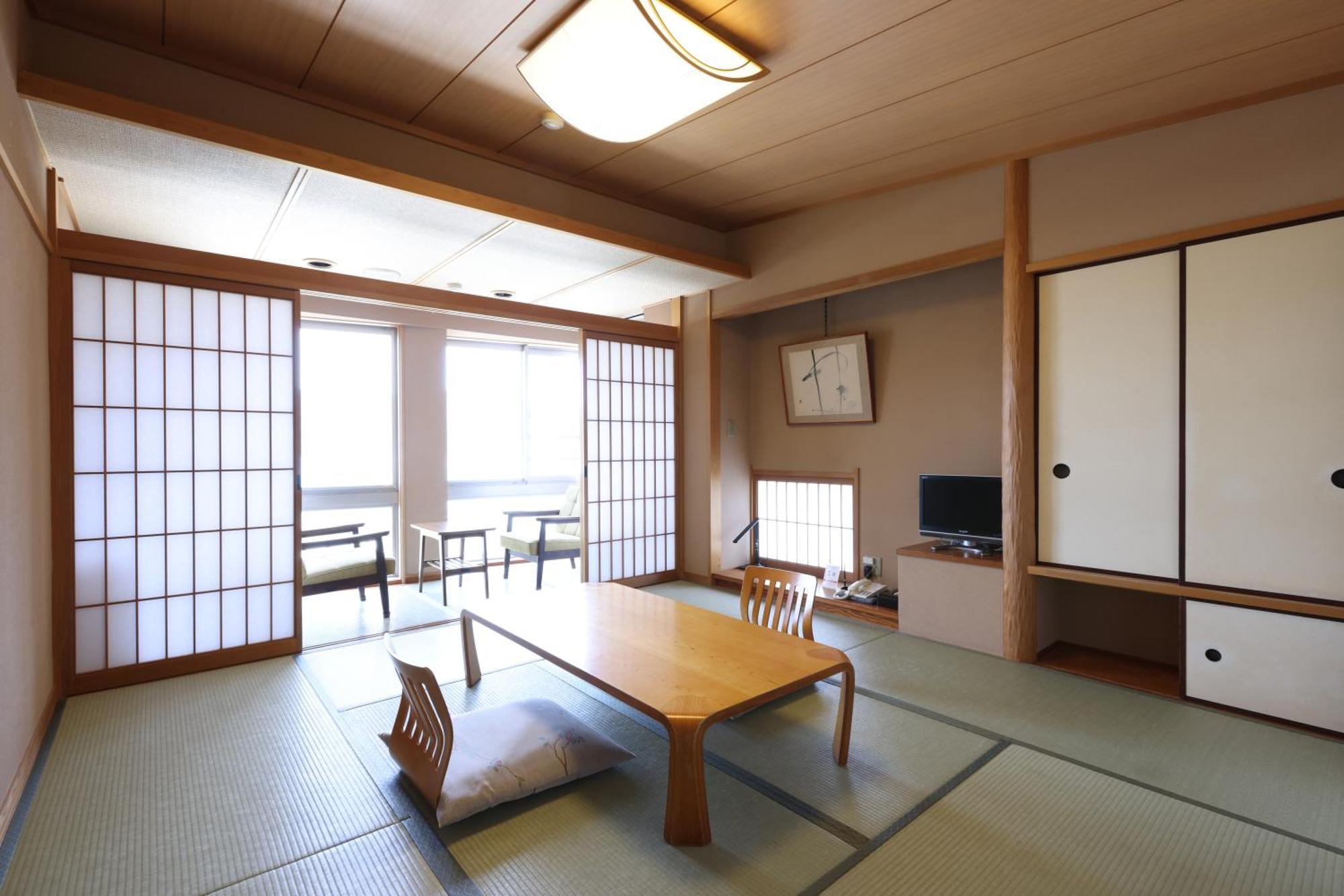 Miyahama Grand Hotel Hatsukaichi Exteriör bild