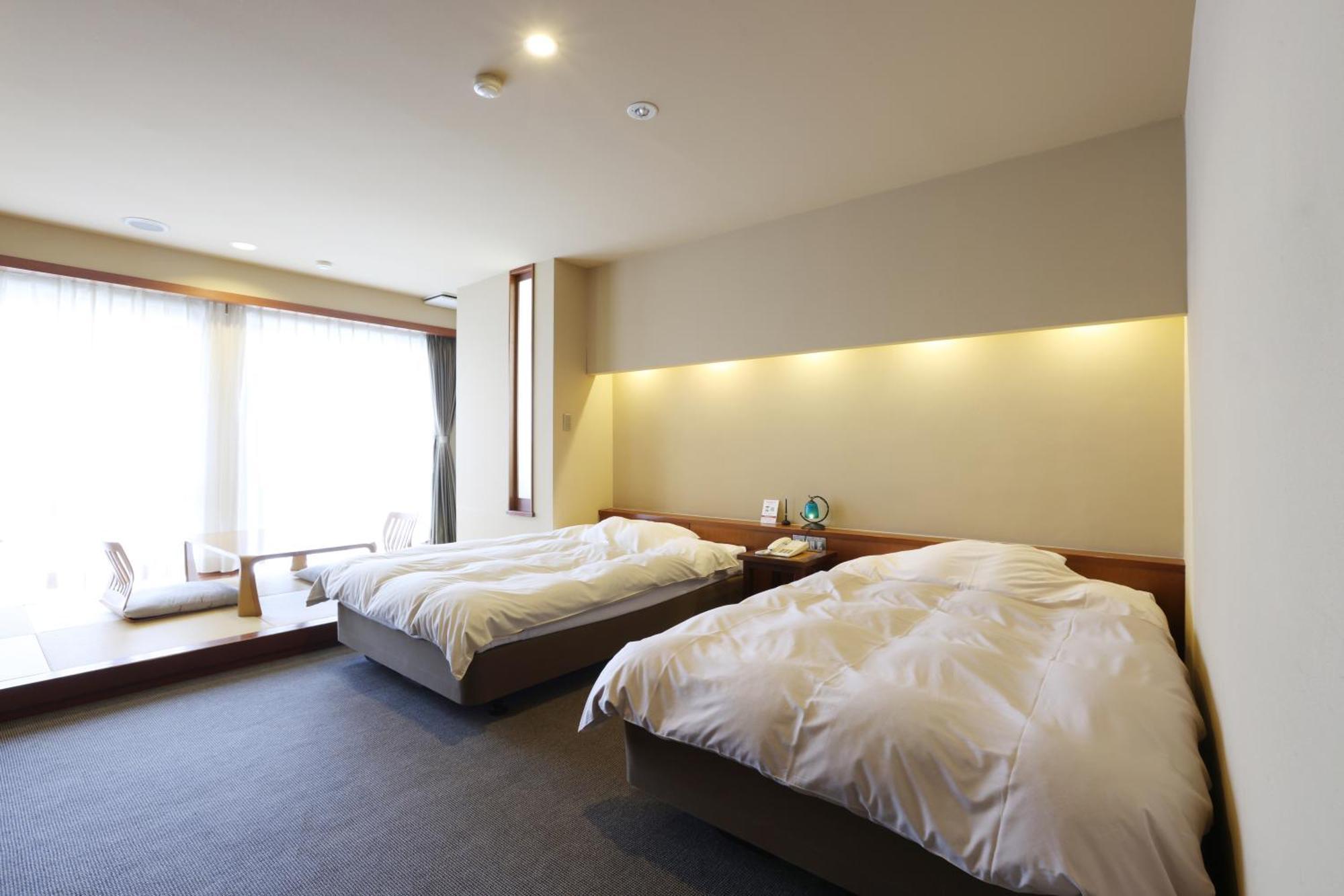 Miyahama Grand Hotel Hatsukaichi Exteriör bild