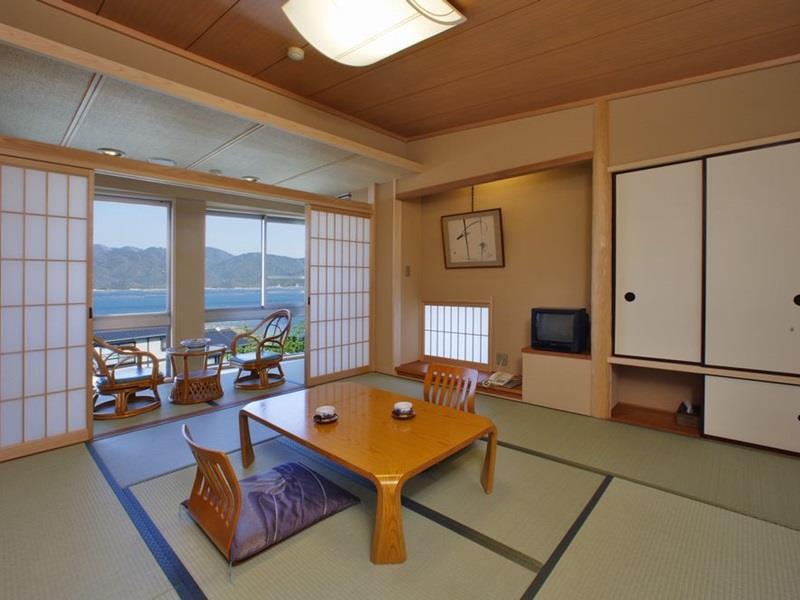 Miyahama Grand Hotel Hatsukaichi Exteriör bild