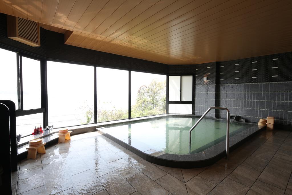 Miyahama Grand Hotel Hatsukaichi Exteriör bild