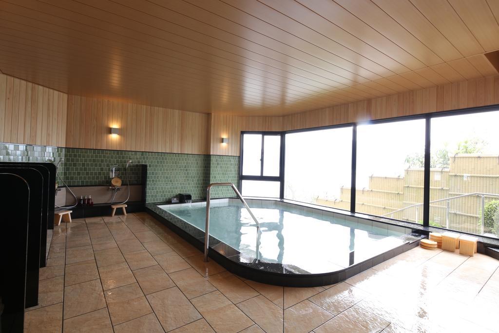 Miyahama Grand Hotel Hatsukaichi Exteriör bild