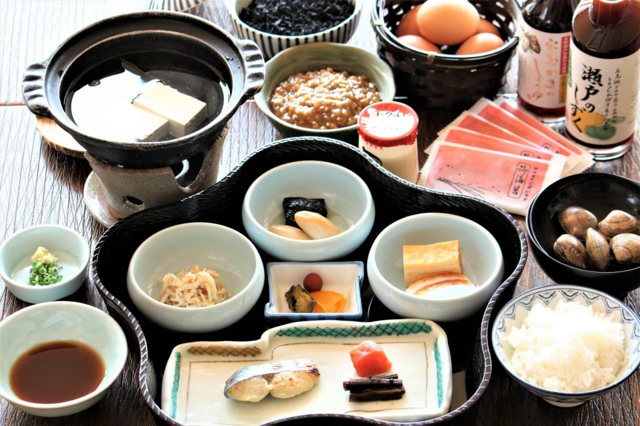 Miyahama Grand Hotel Hatsukaichi Exteriör bild